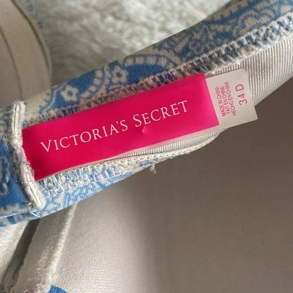 2 Bikini tops - Picture 7 of 8